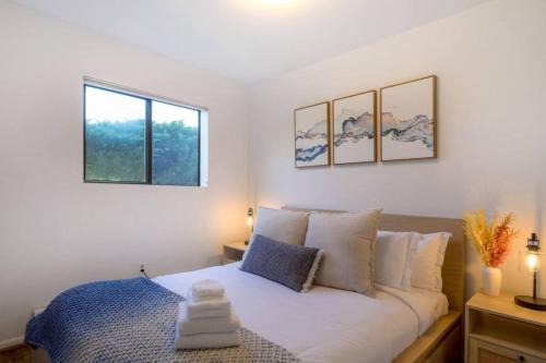 Cozy Garden 4BR1BA Lower Unit Ocean Mountain Views with doggies EV Charging