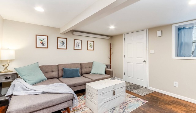 Cozy Garden Level Two-Bedroom