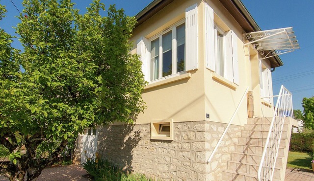 Cozy Garden Retreat Malemort