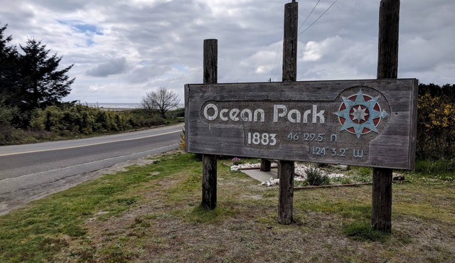 Cozy Gated Ocean Park Cabin on the Peninsula with A/C and Wireless Internet