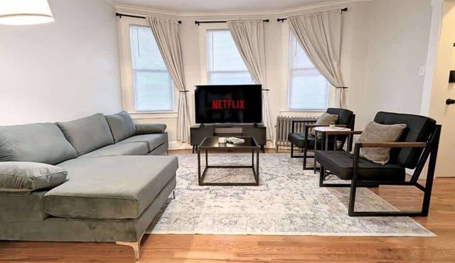 Cozy Gem 18Min to EWR, 8min > NYC Train + Parking