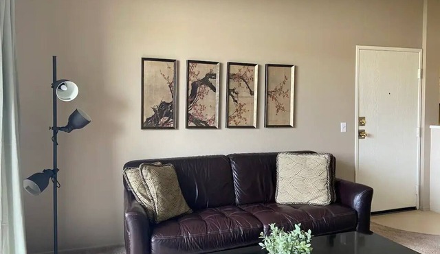 Cozy gem in the heart of Santa Clarita.