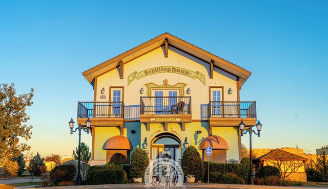 Cozy German-inspired 1BR retreat for 2 with private bath, kitchenette, patio, workspace, Wi-Fi, and breakfast vouchers. Perfect for romantic getaways, weekend escapes, or business stays in charming Muenster.