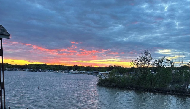 Cozy Get Away - Relaxing Views, Beautiful Catabwa Island