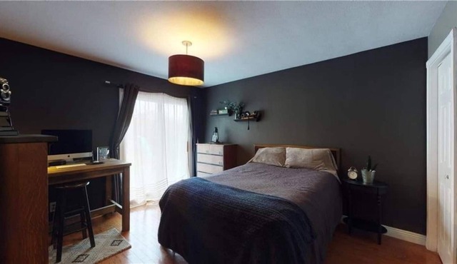 Cozy Getaway 2BR + Hottub Erie PA Acacia House