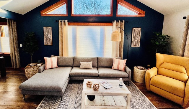 Cozy Getaway by the Laken