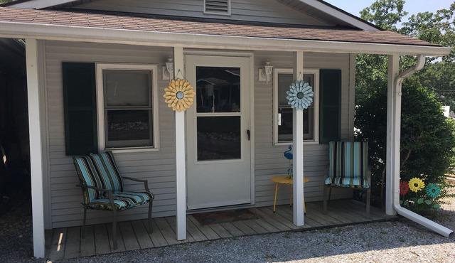 Cozy Getaway Cottage within walking distance to Ky Lake
