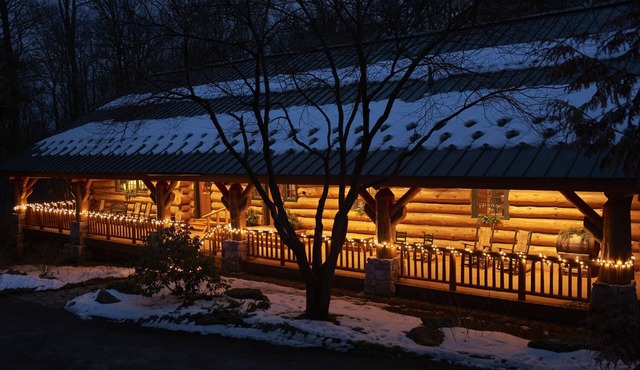 Cozy Getaway, hot tub, pool table, 200 acres