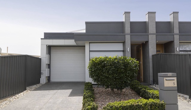 Cozy Getaway, King Bed w/TV✔︎NBN/Netflix/Nespresso