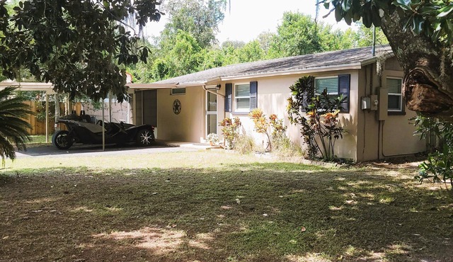 Cozy Getaway w/fenced yard