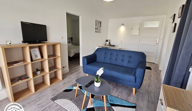 Cozy Gîte for Two with Terrace, Near Beaches and Marais Poitevin