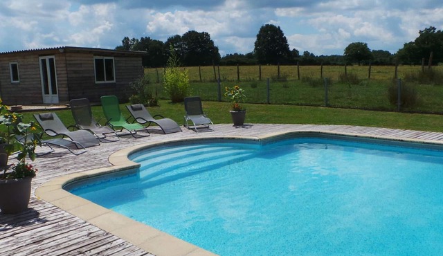 Cozy gite with shared pool and pets allowed