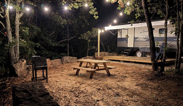 Cozy Glamping at Keystone Lake: Boat Rental, Hiking, Campfire, Serene Outdoors