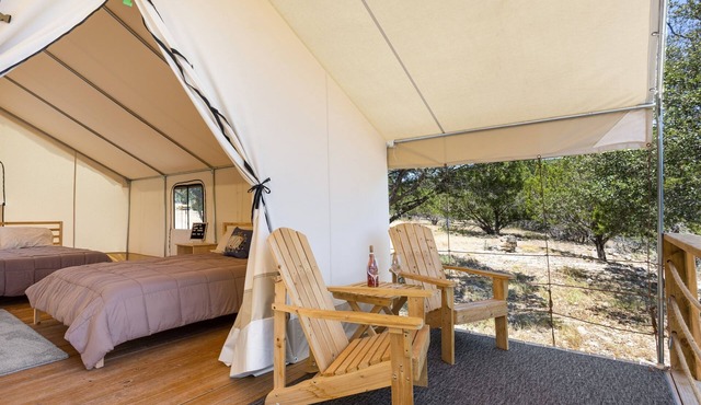 Cozy Glamping Retreat with Stargazing Skies