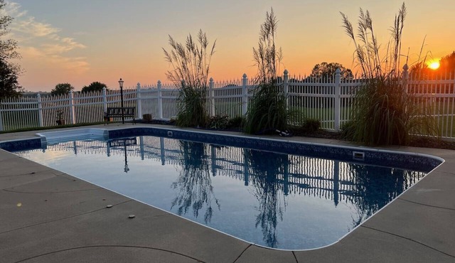 Cozy Golf Retreat Sleeps 12 Pool Ping Pong Pool Table and More