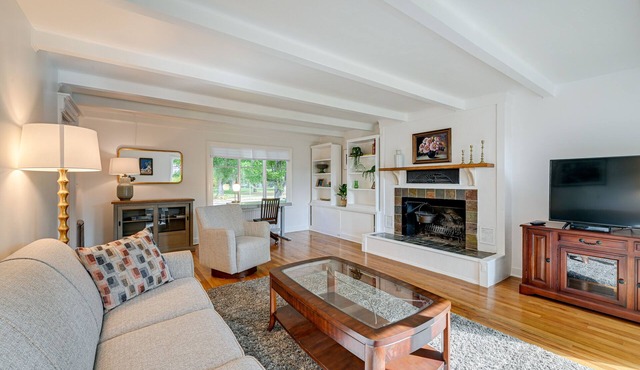Cozy Grants Pass Home ~ 9 Mi to Rogue River Access