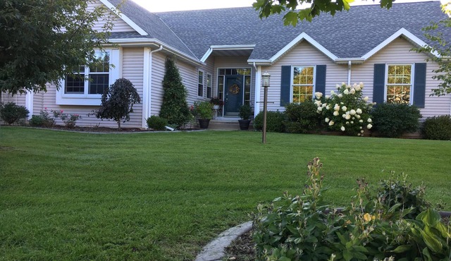 Cozy Green Bay home in quiet suburban neighborhood & minutes from Lambeau Field.