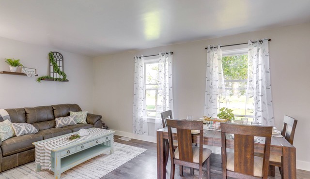 Cozy Greenwich Vacation Rental w/Fire Pit