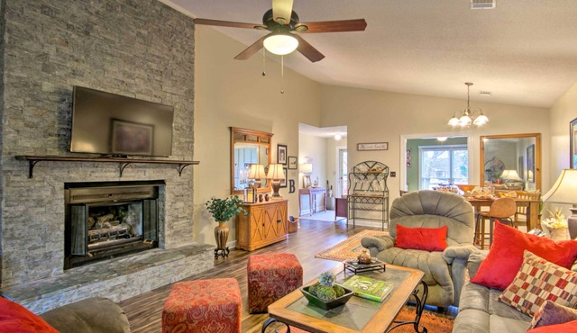Cozy Greenwood Condo w/Patio - 2 Mi to Downtown!