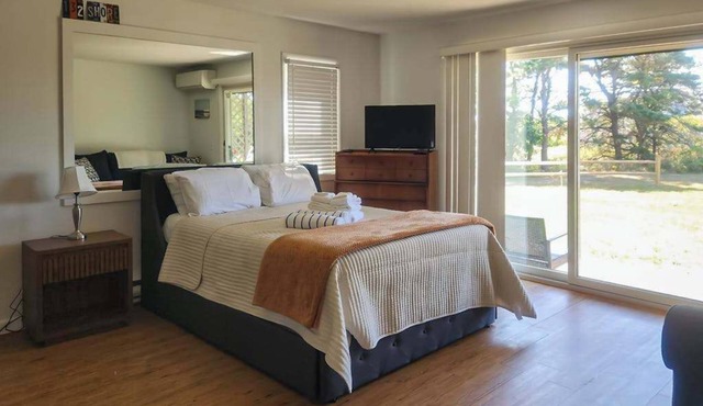 Cozy, Ground-Floor Getaway w/Free WiFi, a Kitchen, Shared Pool, & Private Patio