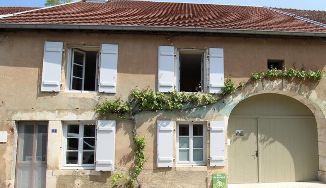 Cozy group cottage in Bucey-lès-Gy, perfect for hikers