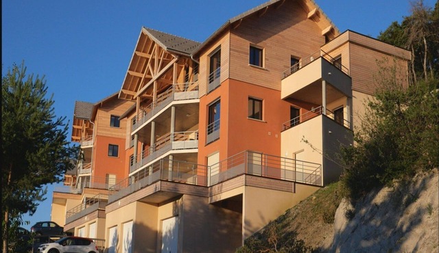 Cozy Group Stay with a Fireplace