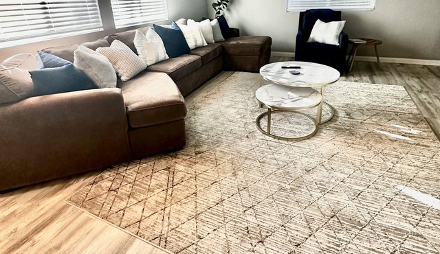 Cozy guest home minutes from Disney and Knotts.