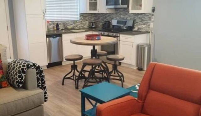 Cozy Guest-House for Leisure or Biz Traveler