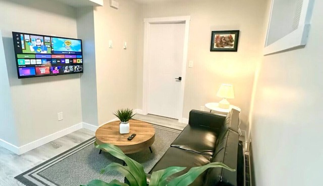 Cozy guest house in The Greens, Regina.nNewly finished 1-bed basement Suite.