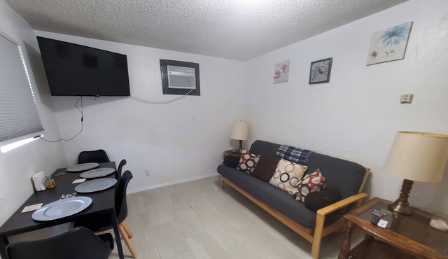 Cozy guest house in yucaipa