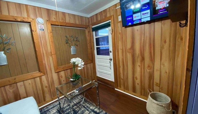 Cozy Guest House near MCO Ideal Couples & Families