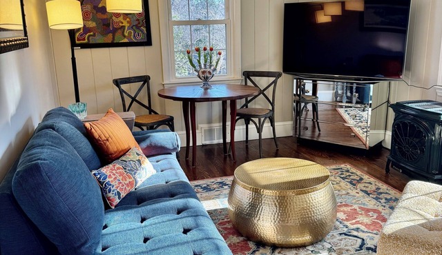 Cozy Guest Suite in desirable Converse Heights