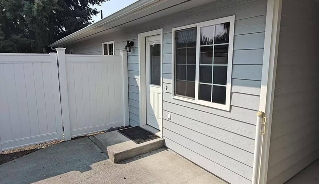 Cozy Guesthouse by the Othello Golf Course