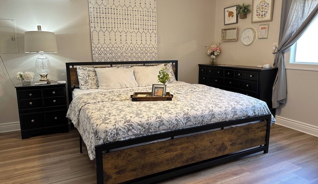 Cozy Guesthouse Retreat with King size Suite!