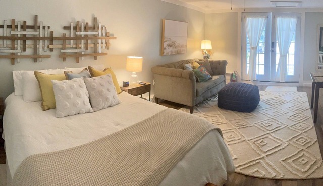 Cozy Guesthouse/Studio Near Beaches Pet Friendly