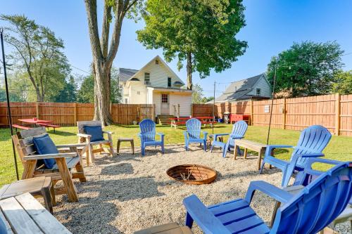 Cozy Hart Getaway w/Fire Pit < 1 Mi to Lake!