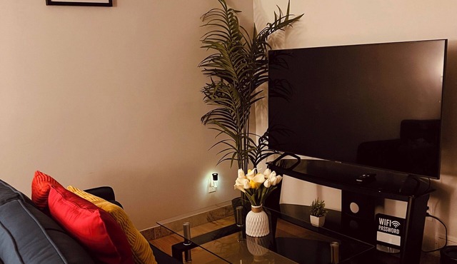 Cozy Haven 1-bedroom suite close to centre of Winnipeg