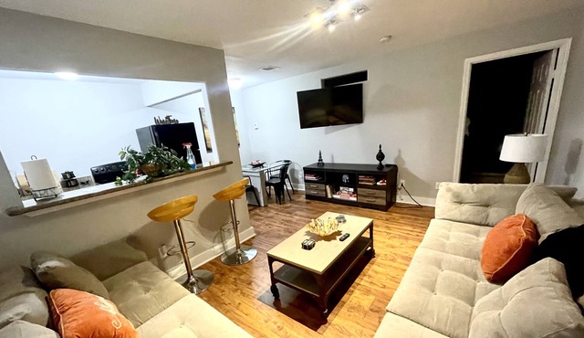 Cozy Haven At Hawthorne