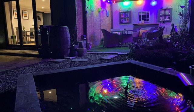 Cozy Haven For Two, Modern Annexe with a Mountain View