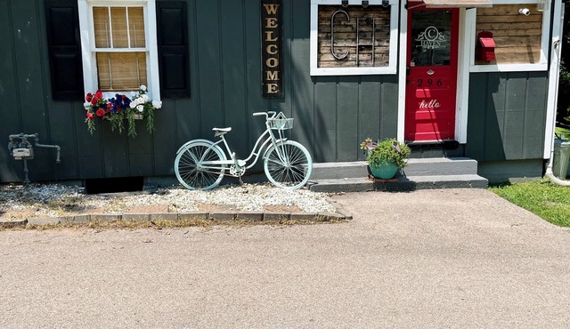 Cozy Haven Little Hidden Gem Sleeps 4