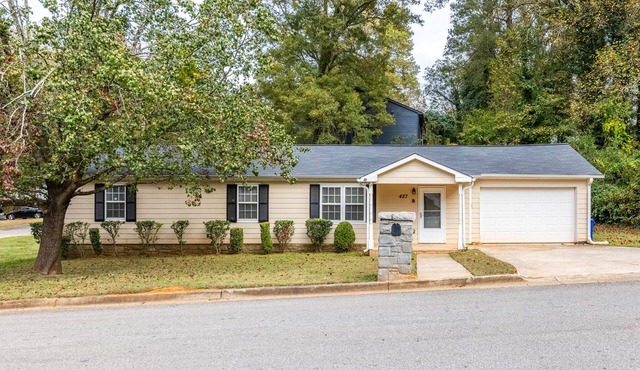 Cozy Haven on Third Ave