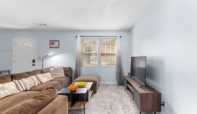 Cozy Haven on Third Ave #41934