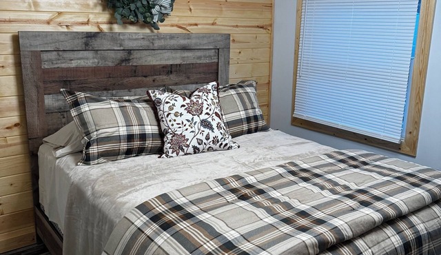 Cozy Heart Lake Cabin Gaylord MI