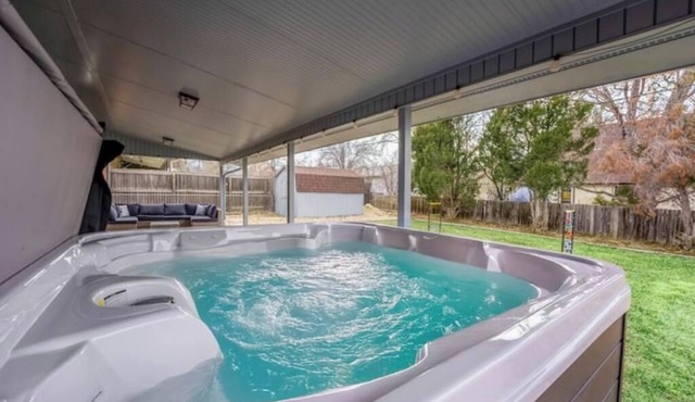Cozy Hello Sunshine Retreat Hot Tub Fire Pit