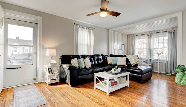 Cozy Henderson House Close to Downtown Henderson