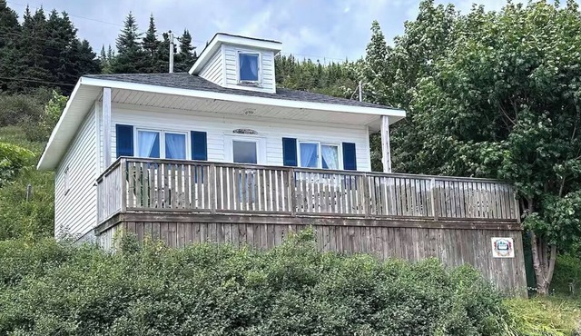 Cozy Heritage Cottage - No Cleaning Fee - Burin, NL