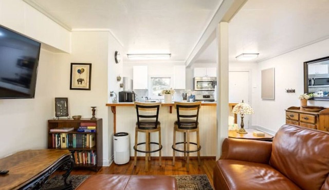 Cozy Hideaway in the Duck Pond