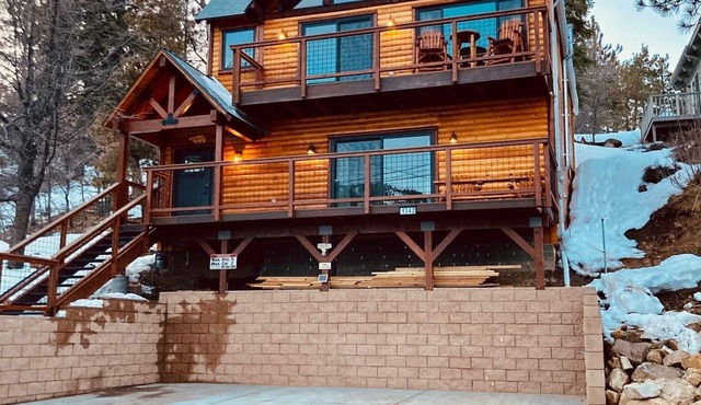Cozy Hideaway with Incredible Views