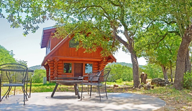 Cozy Hill Country Cabin Near Lake King Loft
