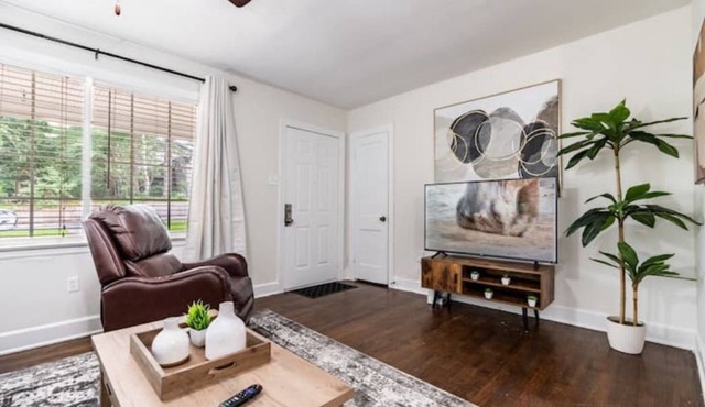 Cozy Hillcrest Home